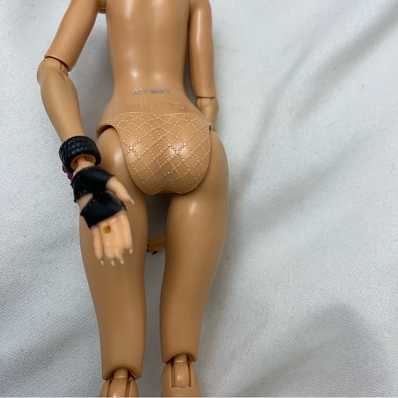 Ever After High First Chapter Briar Beauty Doll 2012 Redressed Green Gown - Picture 3 of 10